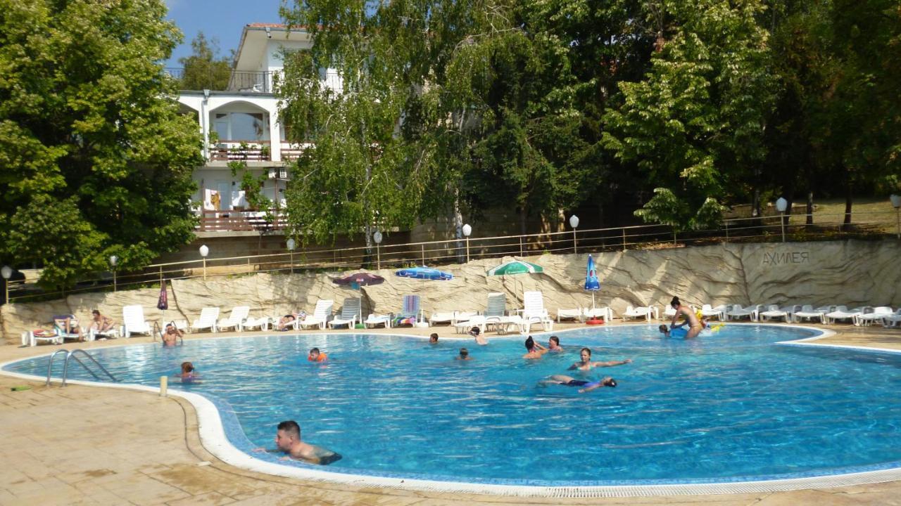 Ahilea Hotel - Free Pool Access 巴尔奇克 外观 照片
